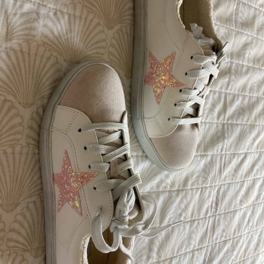 Steve Madden Youth Stylish Sneakers ⭐️ brand new never worn
